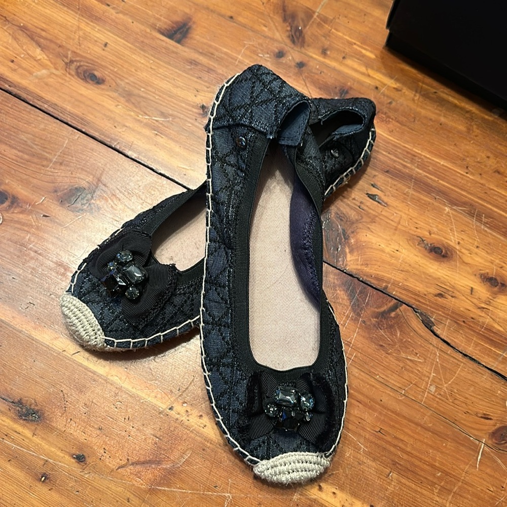 Simply Vera Wang flats, Brand new no box navy blue, and black size 8.5